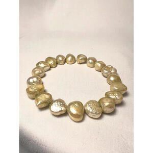 Vintage beautiful ivory yellow faux pearl string bracelet